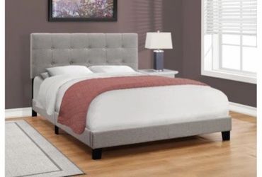 Living Spaces: Jonathan Louis -  Queen Linen Upholstered Button Tufted Panel Bed + box Spring