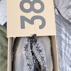Yeezy boost 380