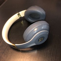 Beats Studio 3 Noise canceling!