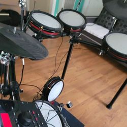 Alesis Crimson Mesh Drum Set 