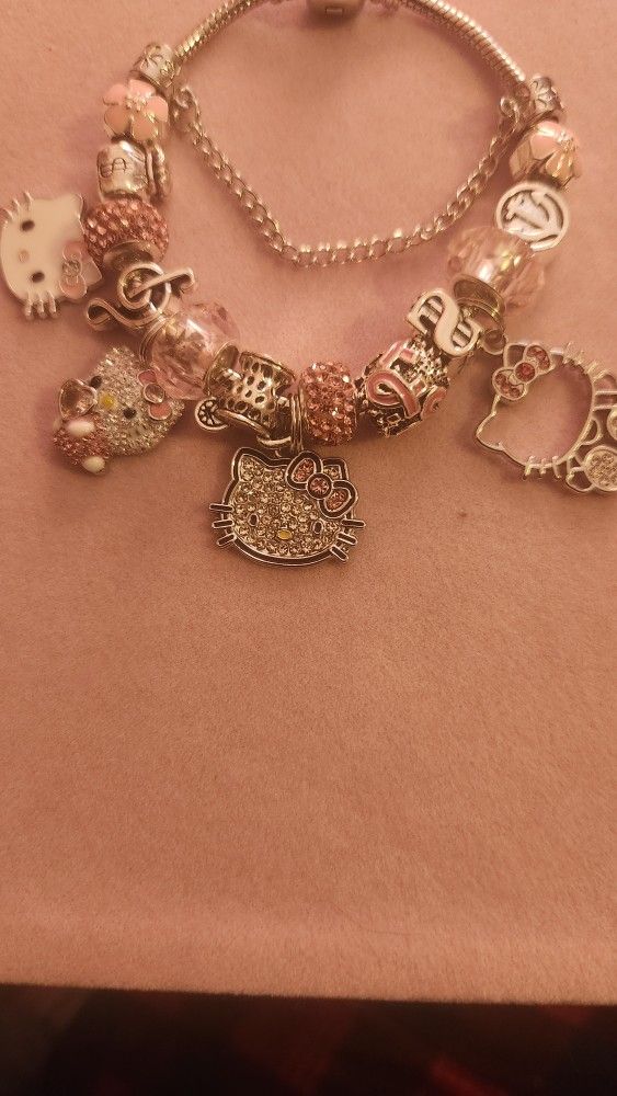 Brand New Hello Kitty Silver Sparkling Glitter Face Charm Bracelet