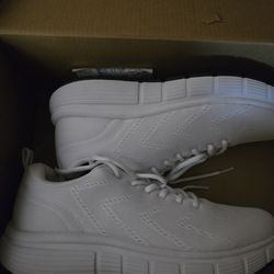 Kirkland Shoes. Men's 8