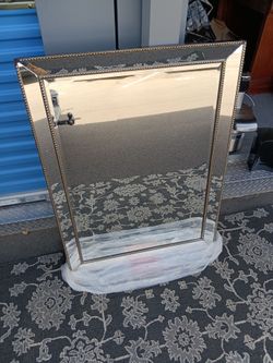 Hamilton Hills 30"x 40" framed mirror