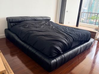 King size non smoking perfect condition black leather