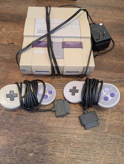 Nintendo Super Nintendo Entertainment System (SNES) Console with 2 Controllers and 20 Games