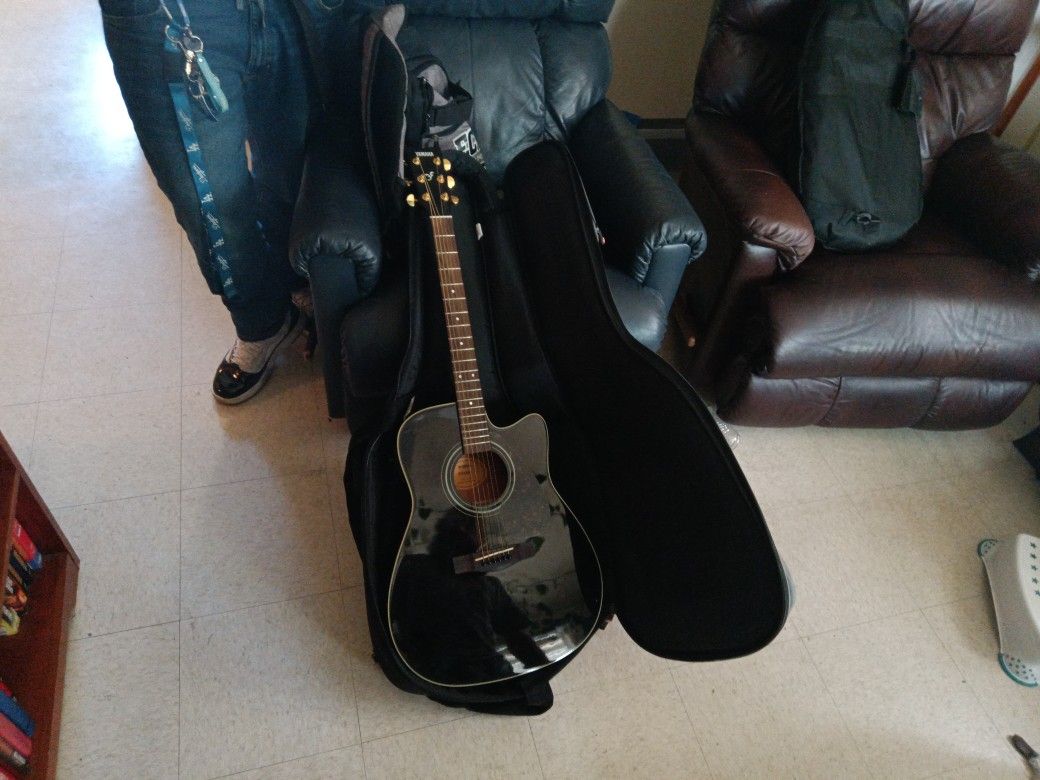 Yamaha Acoustic Guitar 