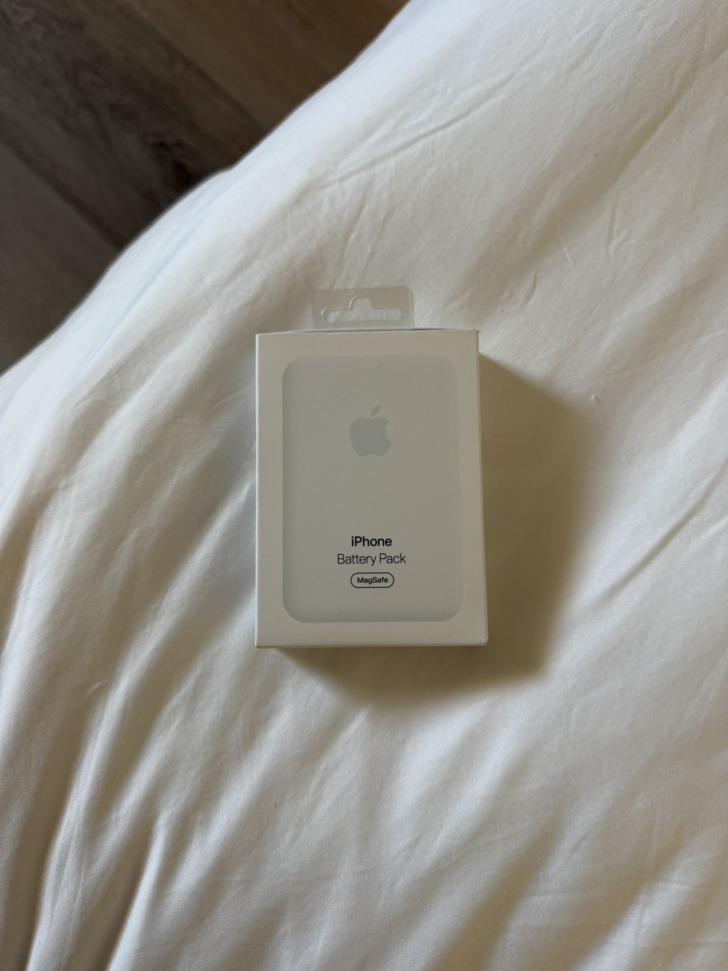 New Apple iPhone Mag Safe Battery Pack