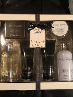 Baylis Harding Gift Set