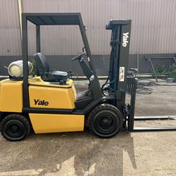 Yale 5000lb Pneumatic Forklift 