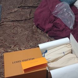 NEW LOUIS VUITTON SHOES SIZE 9.5 FIR $250