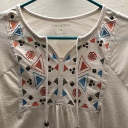 Beautiful Off-white Shirt with Embroidery  