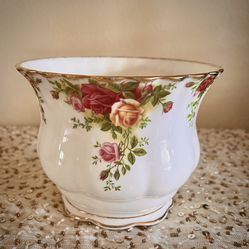 Royal Albert Old Country Roses Cachepot Planter Flower Pot Bone China 