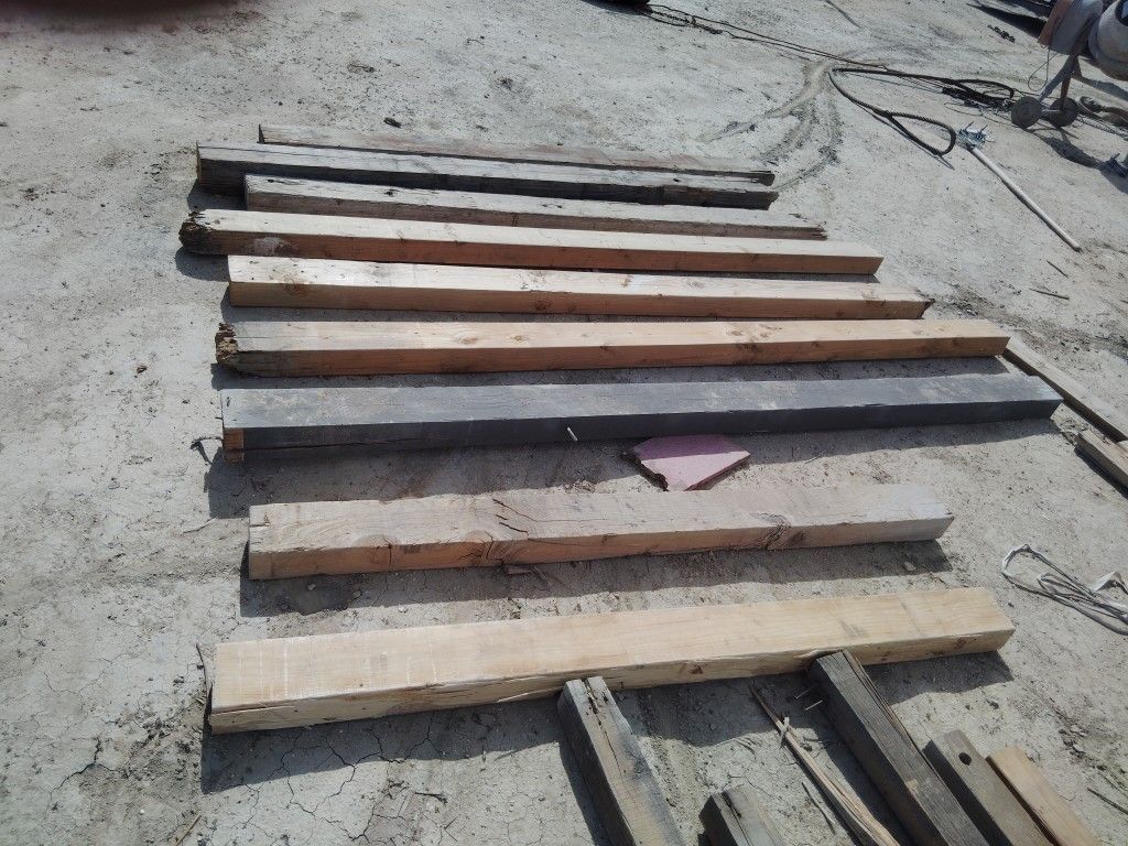 4 X. 7 Posts 8ft+ Lenths