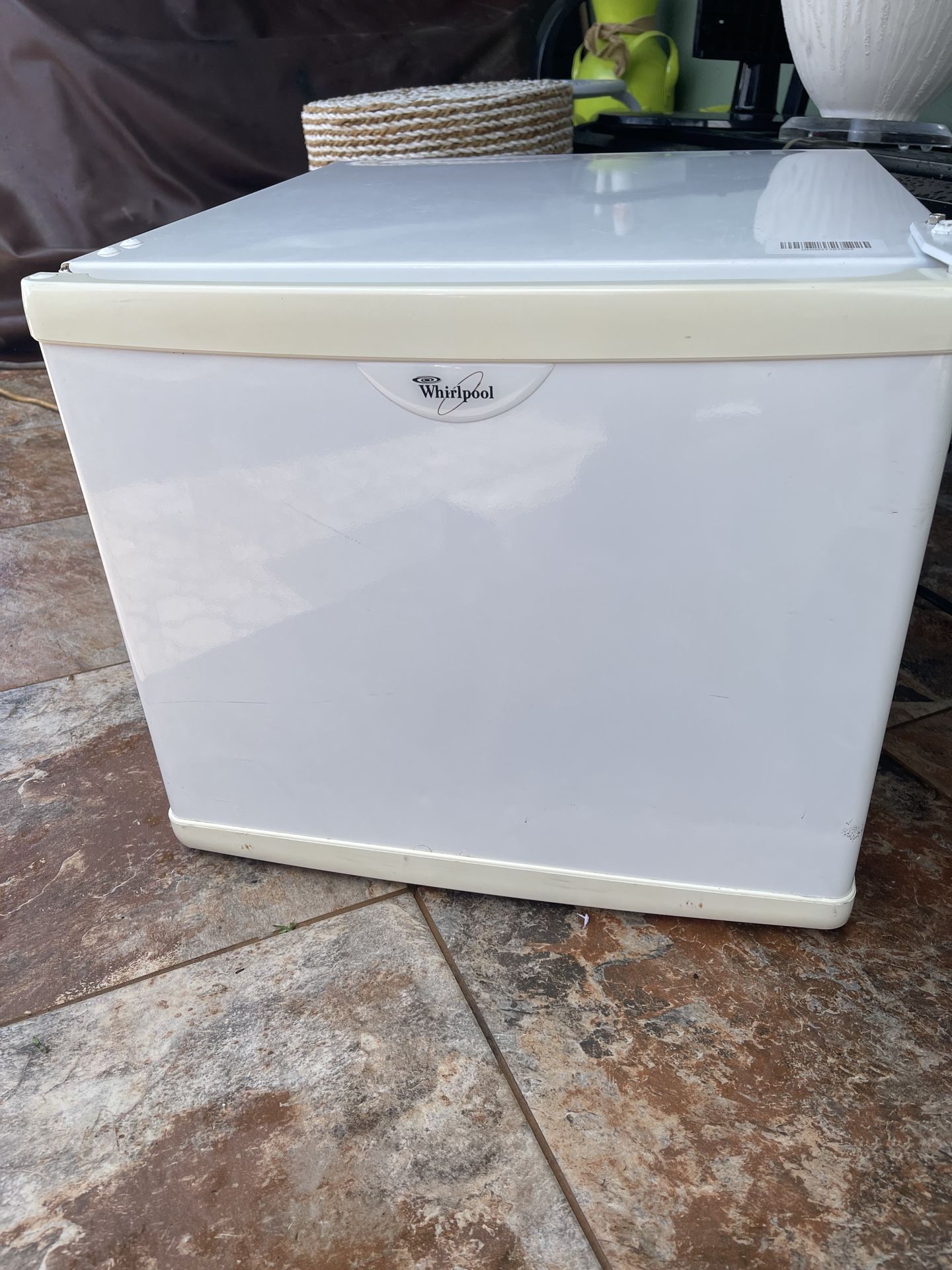 Whirlpool Minigridge 19”W X 16”H X20”D In Good Condition $50 Firm On Price