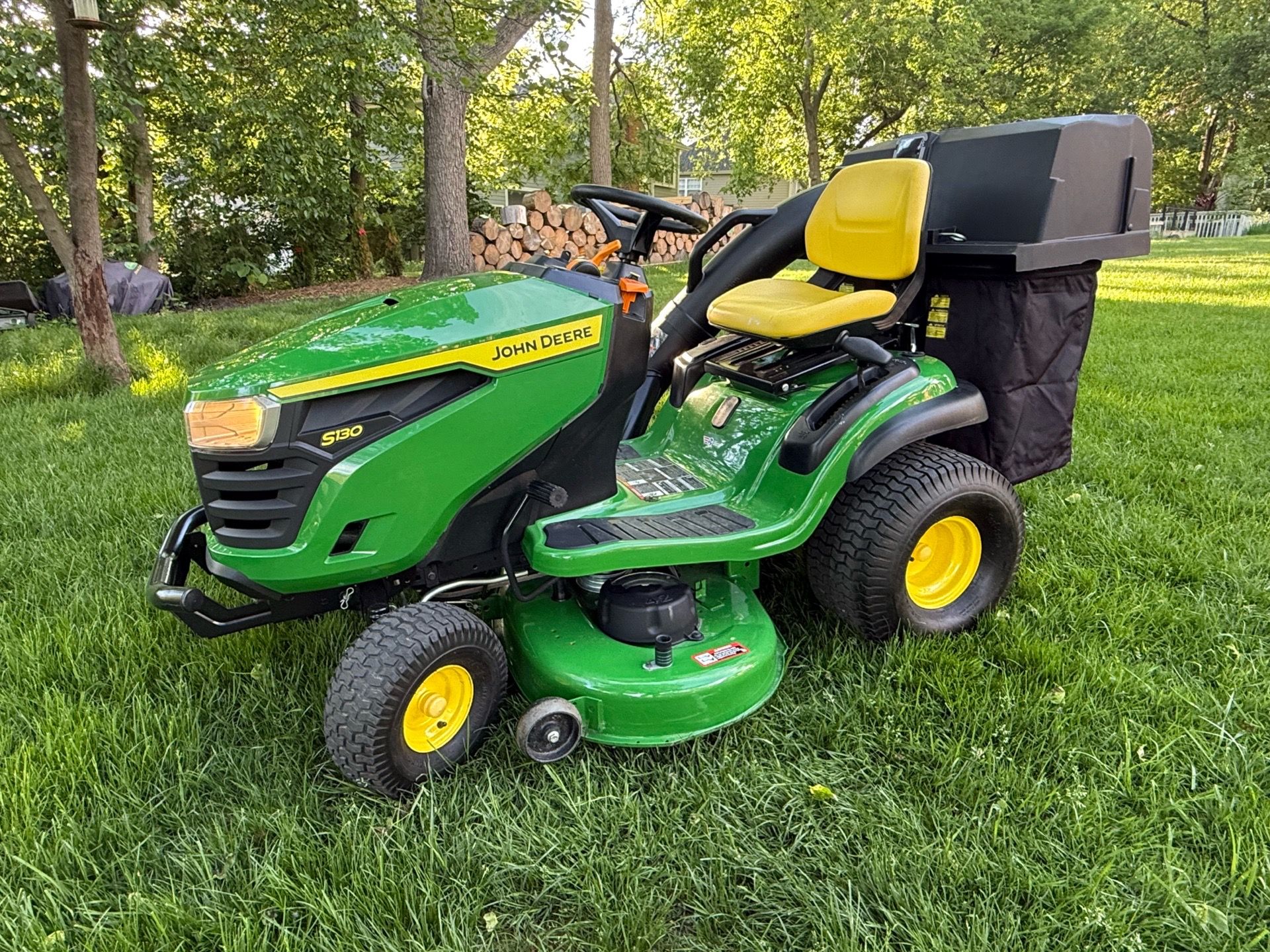 John Deere s130 tractor mower