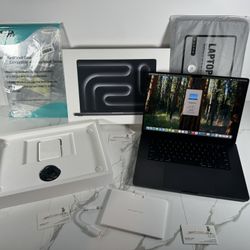16” MacBook Pro 2023 M3 Pro Like New With Warranty, Software And Accessories! 