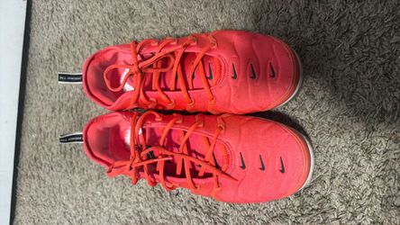 The shoes are 10.5 and it is dirty in the bottom of the shoe