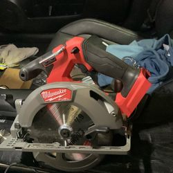 Milwaukee fuel 6 1/2 inch circular saw M18