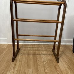 Vintage Wooden Quilt Rack Stand - Blanket Bedspread Storage Display