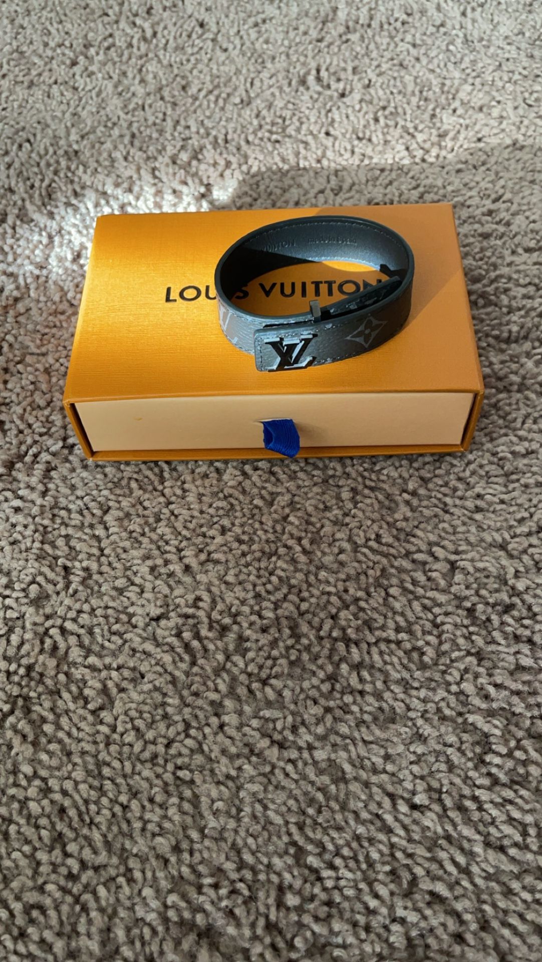 Lv Slim Braclet