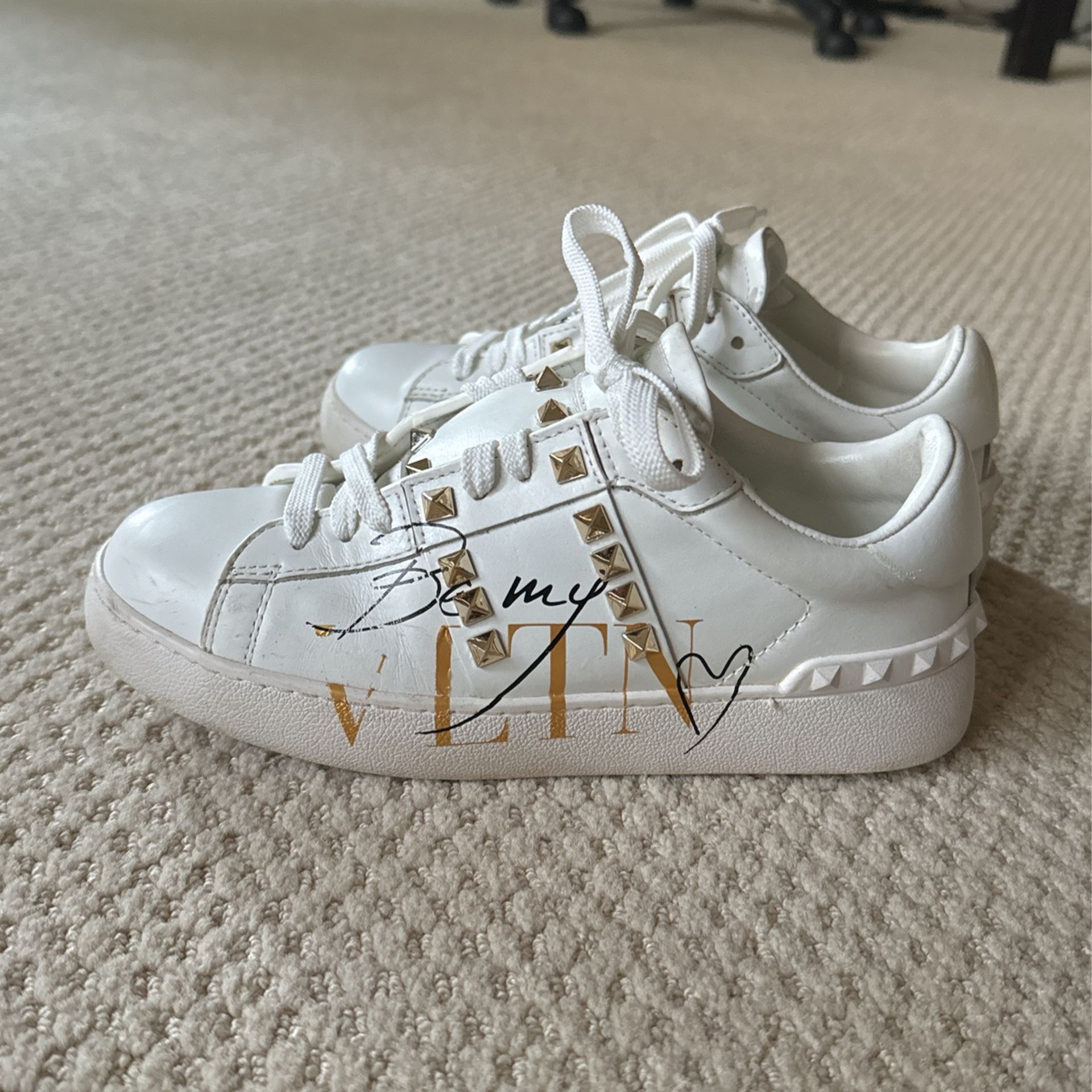 Be My VLTN Valentino Sneakers White And Gold Size 36