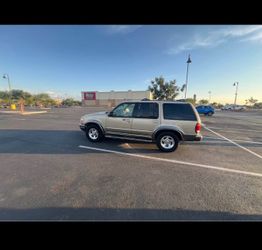 2000 Ford Explorer