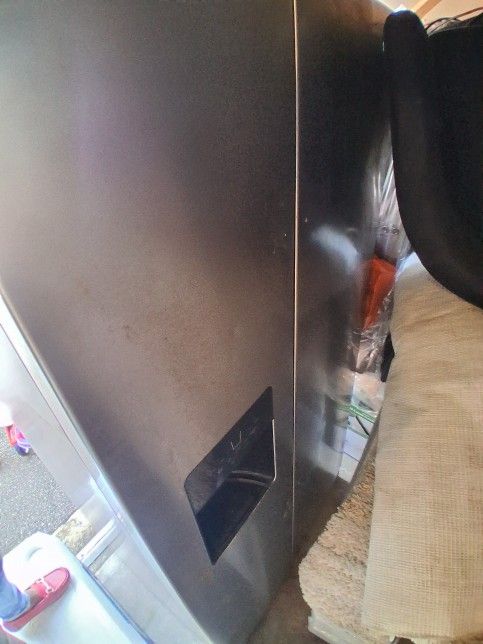 Stainless LG REFRIGERATOR/FR