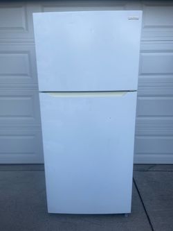 Insignia top and bottom refrigerator for $250. Dimensions are 30Wx30Dx67H. Pick up only.