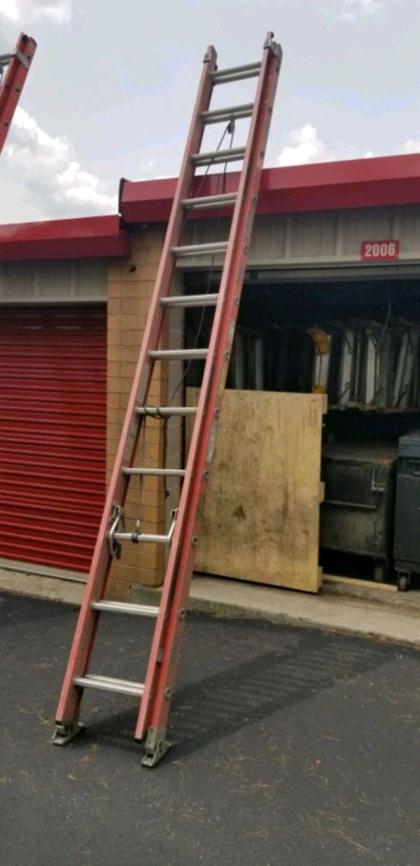 24 ft fiberglass extension ladder for Sale in Seattle, WA OfferUp