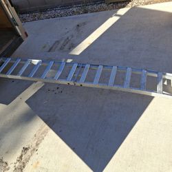 Aluminum Folding Motorcycle Ramp 7 1/2 ' Long 750 # Capacity 