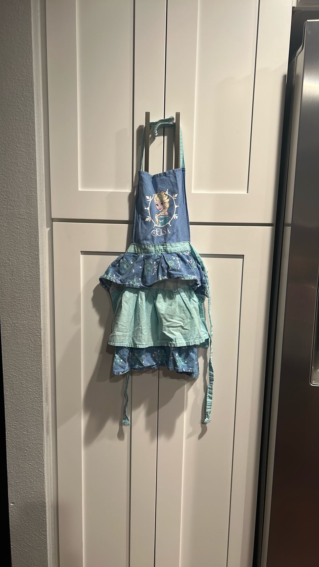 Frozen Elsas Little Girl’s Apron