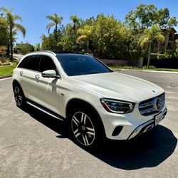2020 Mercedes-Benz GLC 350e Plug-in Hybrid — Clean Title — No Accidents — Fully Loaded