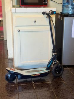 Electric Razor Scooter. PowerCore E100