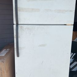 Frigidaire Refrigerator 