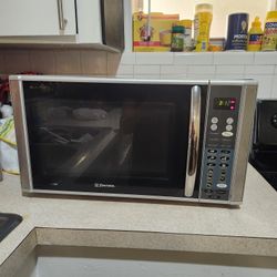 Emerson Microwave with grill very works great