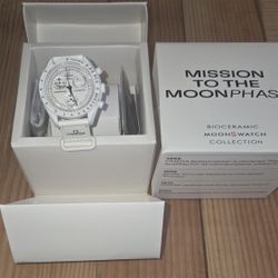 Brand New Omega x Swatch Bioceramic MoonSwatch – Mission to the Moonphase (snoopy edition)