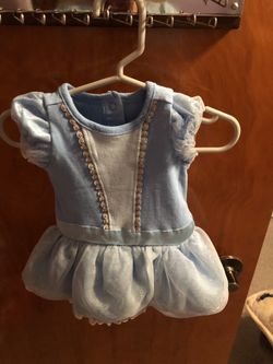 Baby girl Cinderella dress size 0-3 month