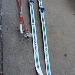Cross Counrty Skis