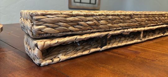 2 wicker basket shelf’s
