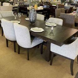 👍in Stock Burkhaus Counter Height Dining Table and 6 Barstools
Ashley Furniture$20 Down Payment and delivery available 