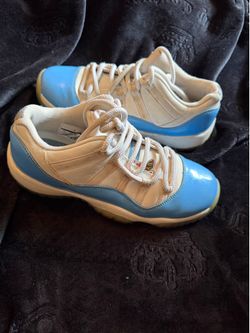 Jordan 11 university blue size 7 kids