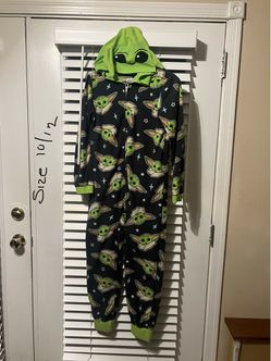 Kids Baby Yoda size 10/12