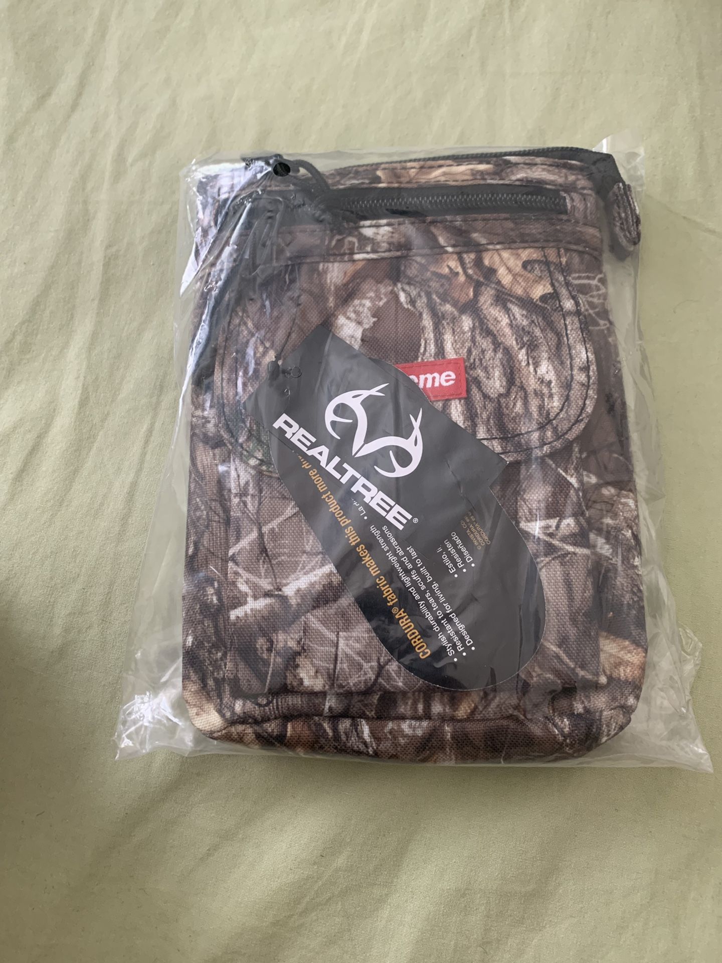 Supreme FW19 Camo Shoulder Bag