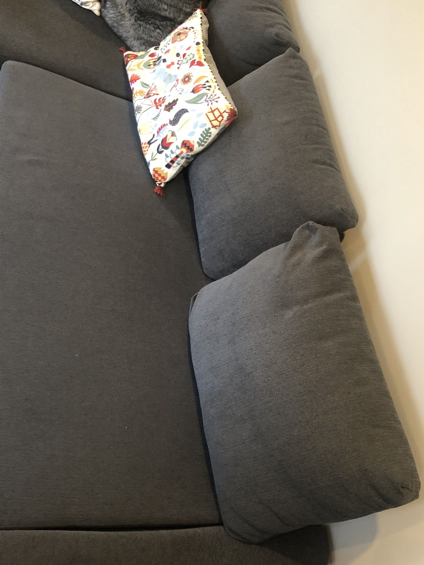 Move Out Sell. Sleeper Sectional With Storage- Dark Gray