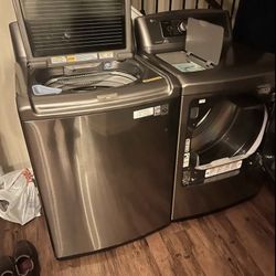 LG Washer And Dryer Set 