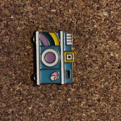 Camera enamel pin 