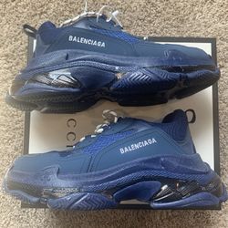 BALENCIAGA MEN'S TRIPLE S CLEAR SOLE SNEAKER IN BLUE