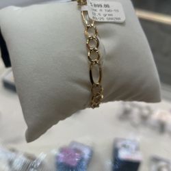 14k Two Tone Figaro Bracelet 12.5 Gram