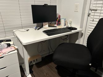 White height adjustable flexispot desk
