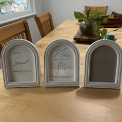 3 White Semicircular Picture Frames For Wedding Signage Or Pictures 
